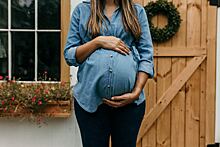 Гинеколог посоветовал беременным пить больше воды при токсикозе