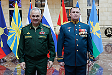 Министр обороны РФ вручил медаль «Золотая звезда» командующему группировкой войск «Центр»