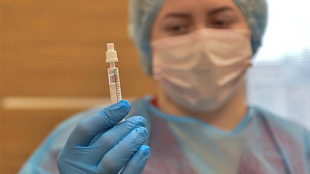 Иммунолог Болибок назвал виды аллергии, от которых защищает новая российская вакцина