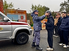 Сотрудники Росгвардии Волгограда встретились с молодежью в честь Дня призывника