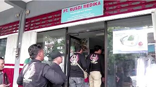 Полиция Индонезии решила приструнить спекулянтов, торгующих медицинским оборудованием