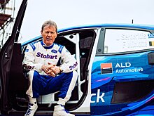 Посмотрите на главу гоночной команды за рулём супергибрида Ford Puma Rally1