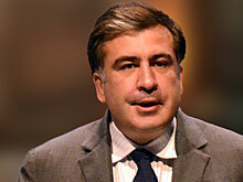 Главные новости за ночь: Саакашвили в реанимации, штраф за снег и новые справки для мигрантов