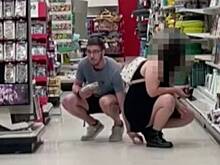Извращенец попытался сфотографировать женщину под юбкой и попал на видео