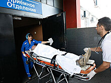 Халатность или самообладание врачей? Прием больного с ножевым ранением попал на видео