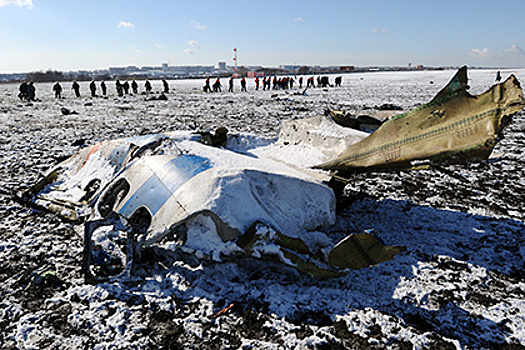 Место крушения пассажирского самолета Boeing-737-800