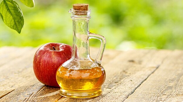 Врач рассказала о пользе яблочного уксуса для здоровья и в хозяйстве