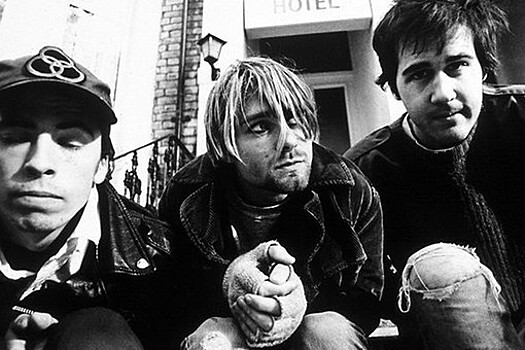 Nirvana подает в суд на популярного модельера