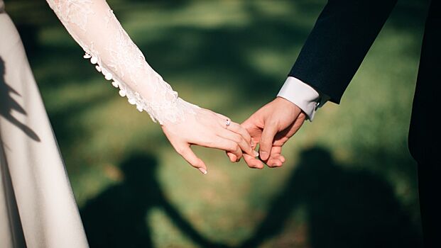 Невеста отменила свадьбу из-за отказа гостей платить за приглашения