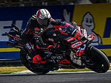 Драма Куартараро и первая победа Беззекки с Aprilia. Результаты гонки MotoGP в Сильверстоуне