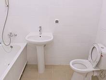 Москвич засунул ногу в унитаз и поплатился