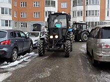 Тракторы имитируют уборку в Москве из-за ГЛОНАСС