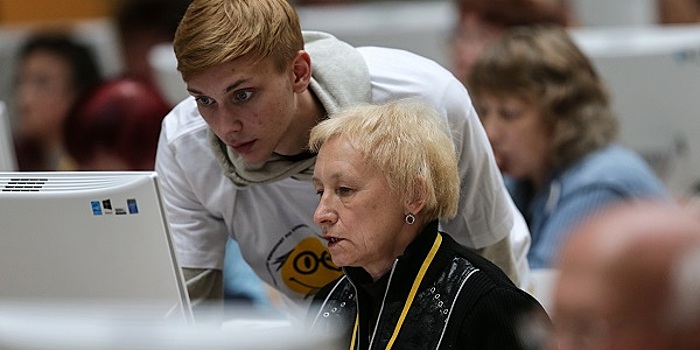 Пожилые работники теряют в деньгах