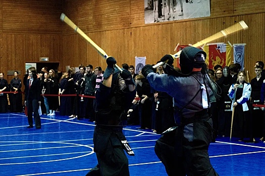 Боевое искусство фехтования на бамбуковых мечах набирает популярность среди молодежи