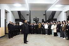Си Цзиньпин: основная цель обучения - ориентировать учащихся на служение родине