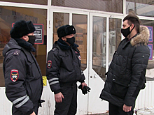 В Саратове сотрудники ГИБДД помогли доставить в медучреждение мужчину с сердечным приступом