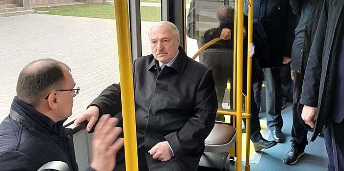 Сборная Беларуси вернется домой с ЧМ-2021 на автобусе из-за введенного в Латвии запрета на авиасообщение со страной