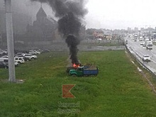 Припаркованный грузовик загорелся в Краснодаре