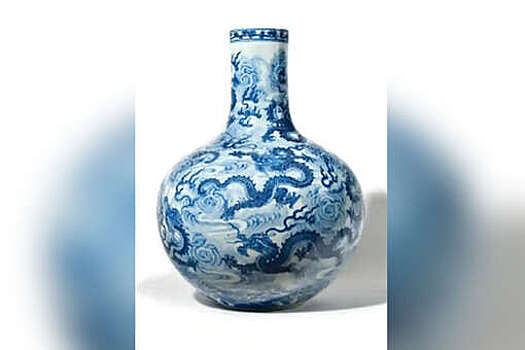 Китайскую вазу продали во Франции за 7,7 млн евро