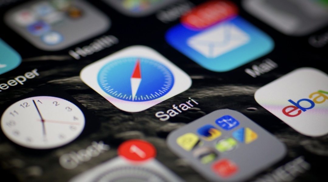 Apple разрешит удалять с iPhone собственные предустановленные приложения
