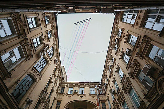 В России прошли авиапарады в честь Дня Победы: фотогалерея