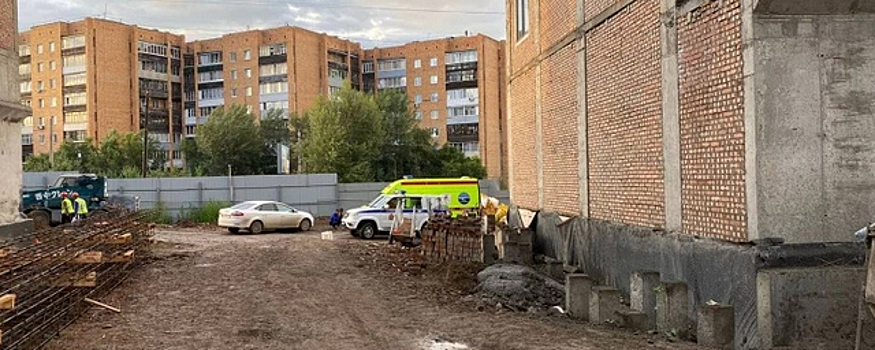 В Красноярске погиб рабочий, упав с девятого этажа строящегося дома