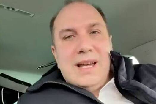 В Латвии потребовали отставки политика из-за потирания женской ноги на заседании