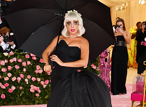 Met Gala 2019: Леди Гага и другие звезды на балу Института костюма