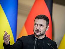 На Украине назвали три варианта действий Зеленского после разговора Трампа с Путиным