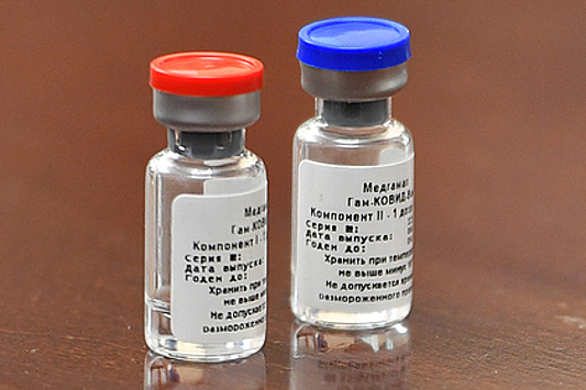 Назван срок обеспечения россиян вакциной от COVID-19