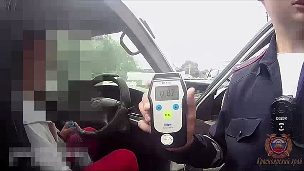 В Красноярском крае задержана нетрезвая женщина, перевозившая в машине двух малолетних детей