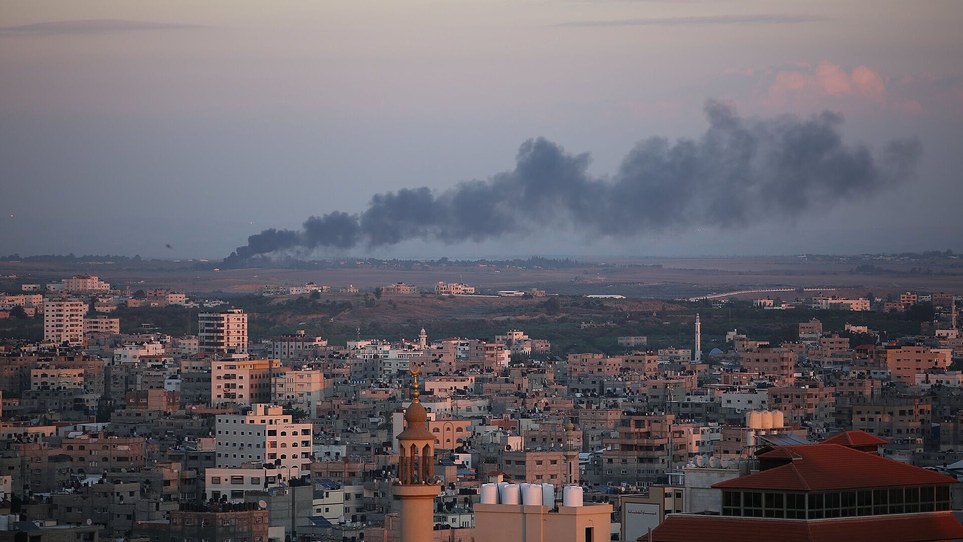 Армия Израиля наносит удары по Газе