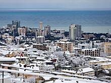 Мощный шторм обрушился на Сочи и лишил жителей света