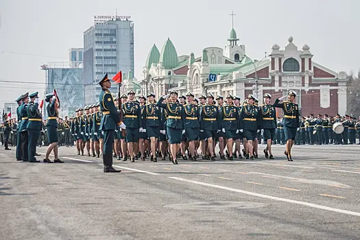 Парадные расчеты волгоградской полиции приняли участие в военном параде Победы