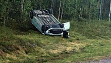 Автомобиль столкнулся с лосем на федеральной трассе в Карелии