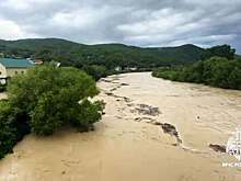 SHOT: из-за обвала моста в селе на Кубани отрезаны от берега 130 человек