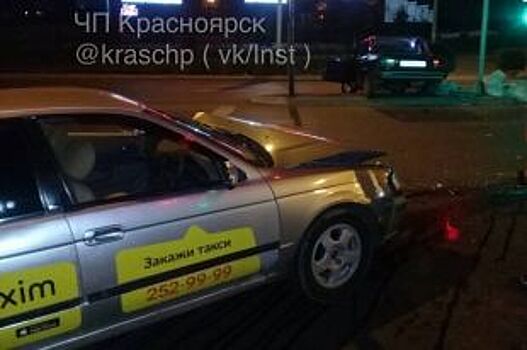 В Красноярске накануне вечером молодой водитель попал в аварию