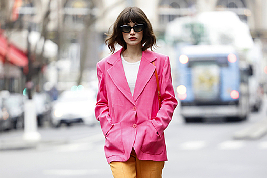 Перечислены шесть модных трендов лета 2022 года