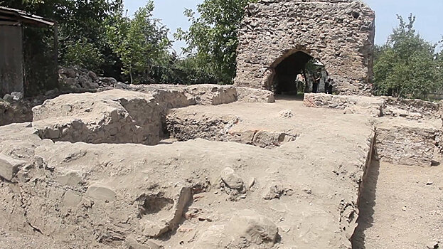 Археологи обнаружили в Балакене развалины албанского храма
