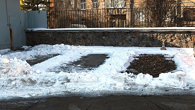 Десятки автомобилей исчезли с парковки в Киеве