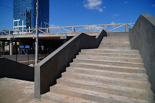 В Ижевске продолжается капремонт пешеходной эстакады на улице Карла Маркса