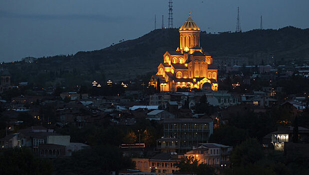 В Тбилиси загорелся главный кафедральный собор