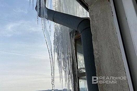 В Лениногорске на ребенка упала снежная глыба с 5-го этажа