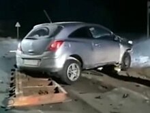 В Башкирии разыскивают водителя, который снес шлагбаум на железнодорожном переезде и скрылся