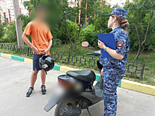 В Рязани полицейские остановили 12-летнего подростка на скутере