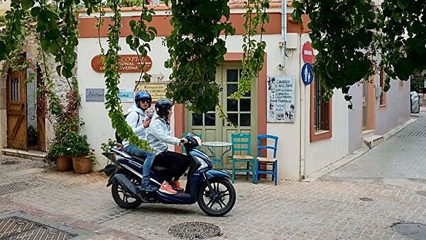 Как не попасть в ДТП на мопеде и скутере