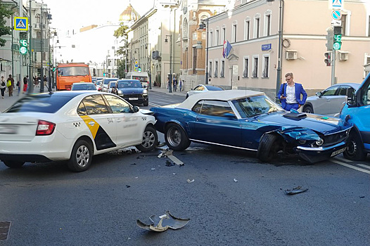 Авария с участием двух автомобилей произошла на востоке Москвы