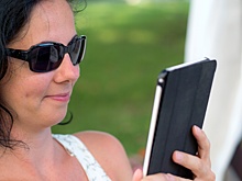 Россияне стали чаще выбирать электронные книги вместо бумажных