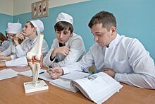 В Сибири молодых медиков будут привлекать на работу доплатами