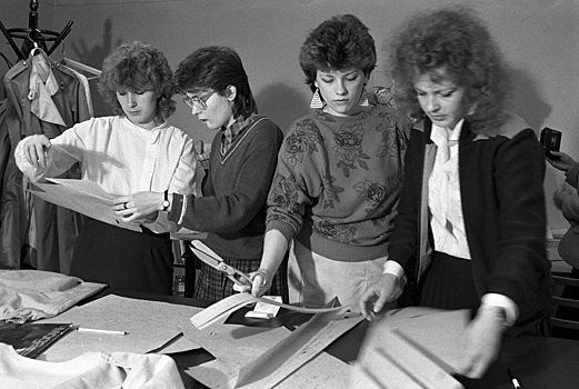 Пользователь Сети оскорбил внешность девушек СССР